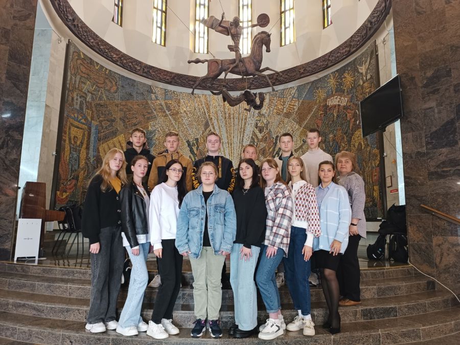 Учащиеся 9-б класса МБОУ «Большеигнатовская СОШ» (волонтерский отряд «Энергия») посетили Мемориального музея военного и трудового подвига 1941-1945гг.