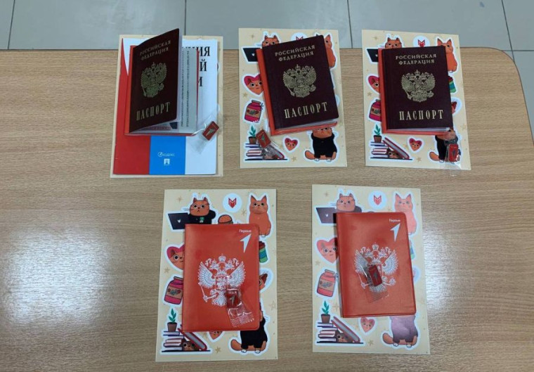 28 ноября состоялось особенное событие для ребят Большеигнатовского района - торжественное вручение паспортов в рамках акции «Мы граждане России».